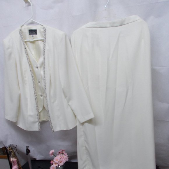 Alex Evenings Dresses & Skirts - Elegant special occasion long suit 18W